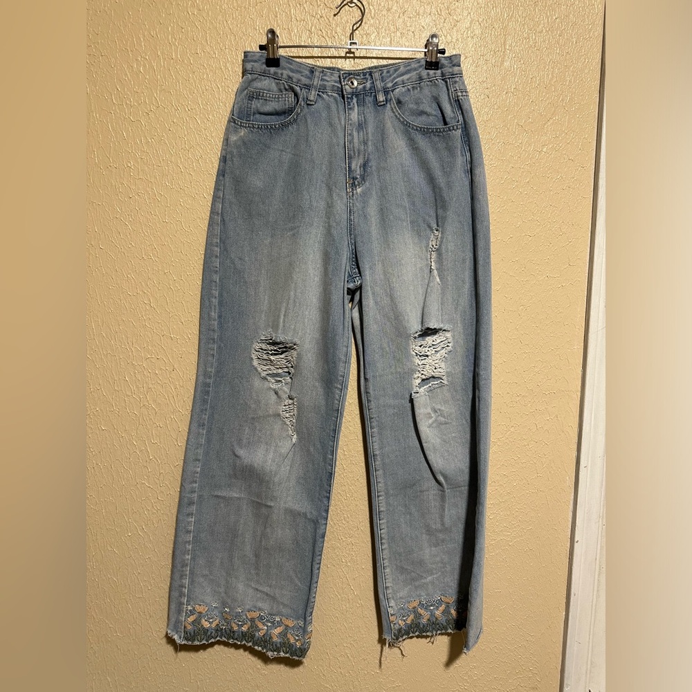 Skinny Fries High Rise Wide Leg‎ Jeans Embroidered Floral Hem Size 7 or 28